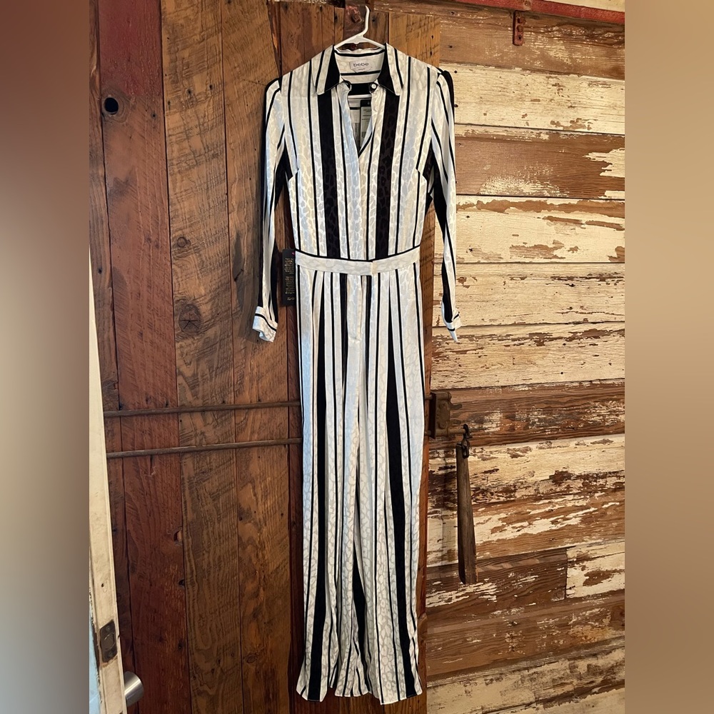 STUNNING BEBE jumpsuit size 0 NWT!!